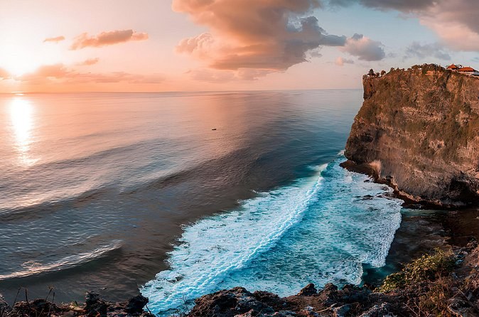 Private Full-Day Tour: Tanah Lot and Uluwatu Temple Tour