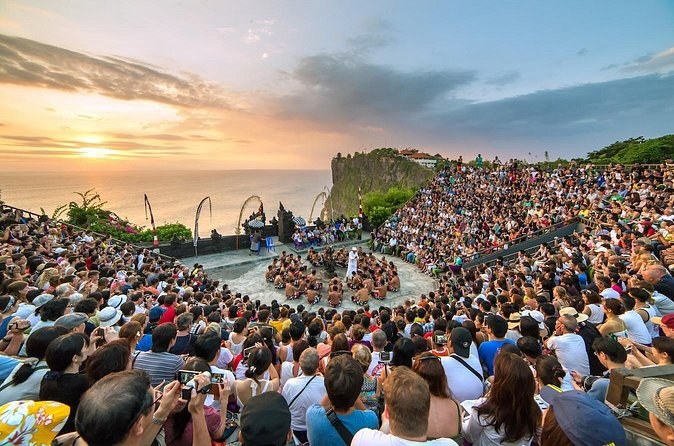Uluwatu Sunset, Kecak Dance and Jimbaran Seafood Dinner